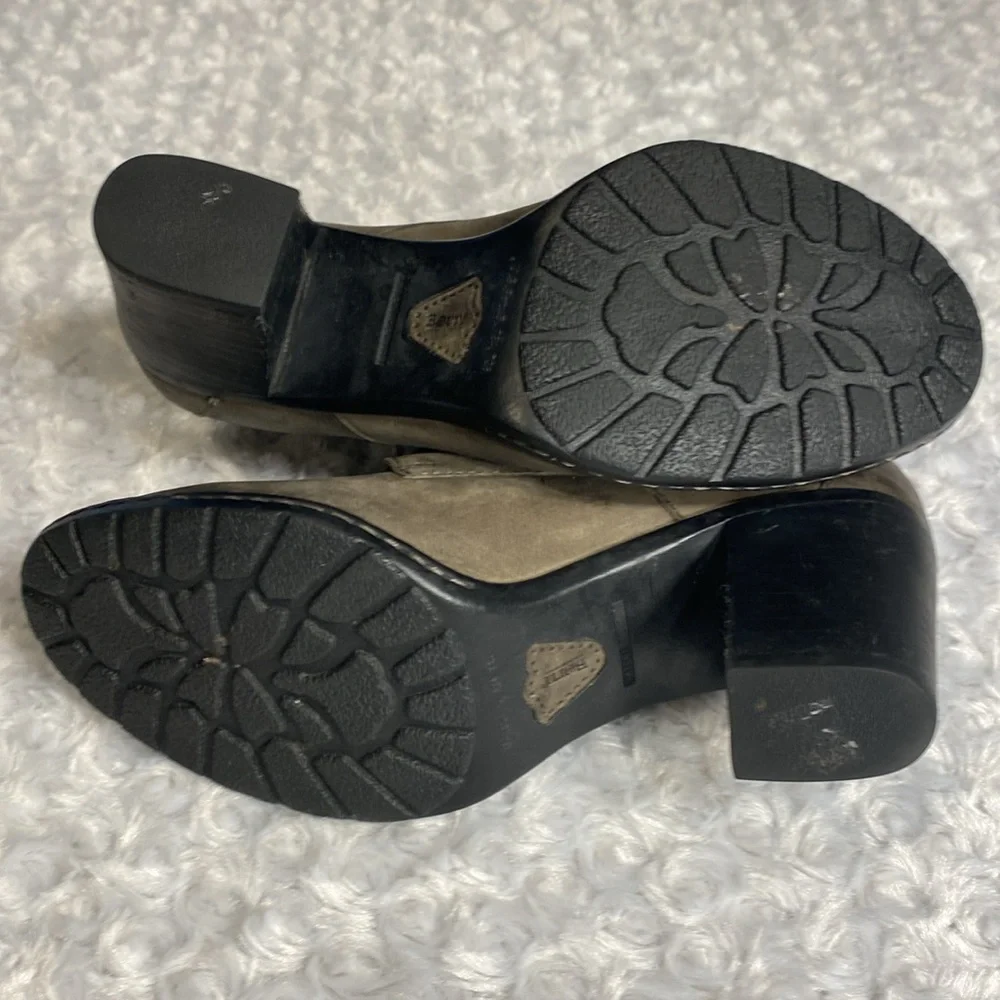 Born ankle leather booties size 8 tie slight heel beautifully distressed!! - Picture 4 of 12